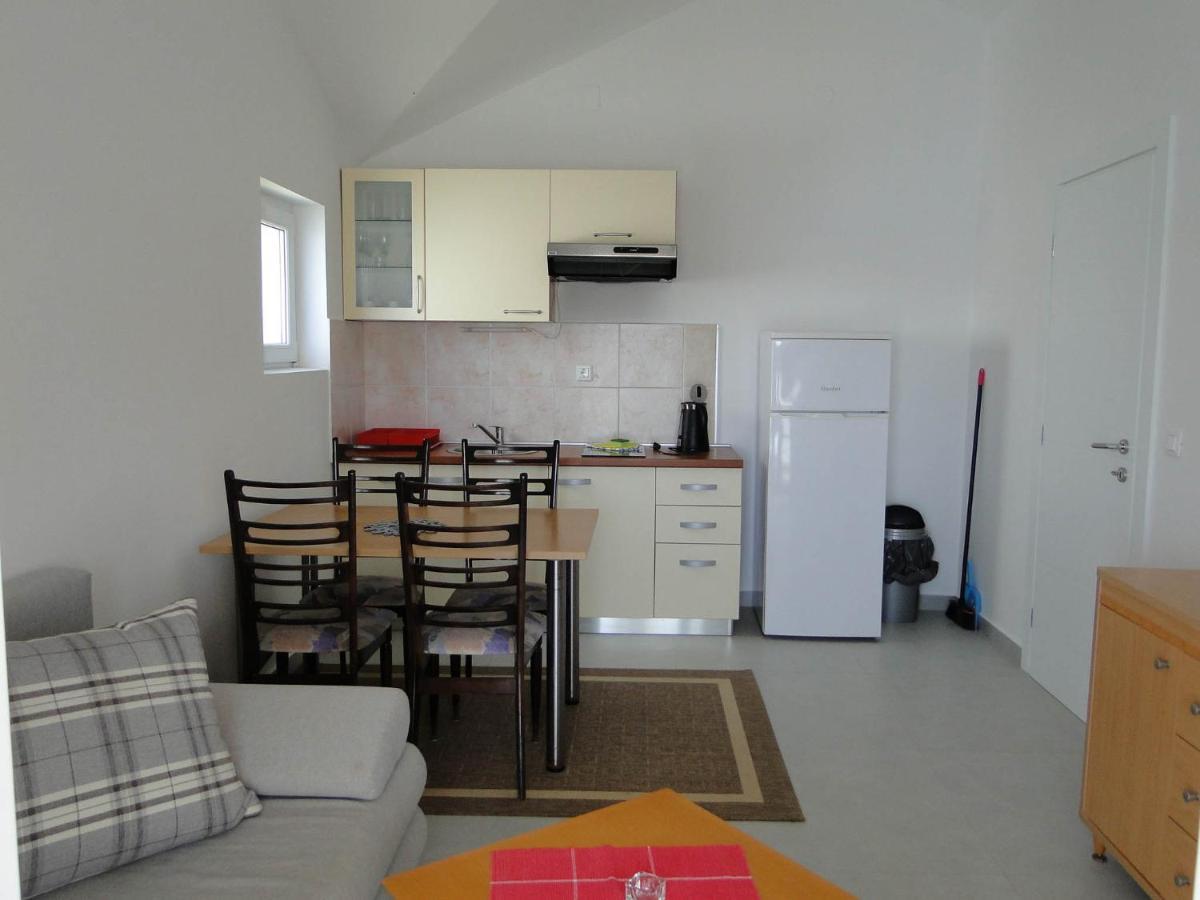 Apartmani Tepli Bok Primošten Exterior foto