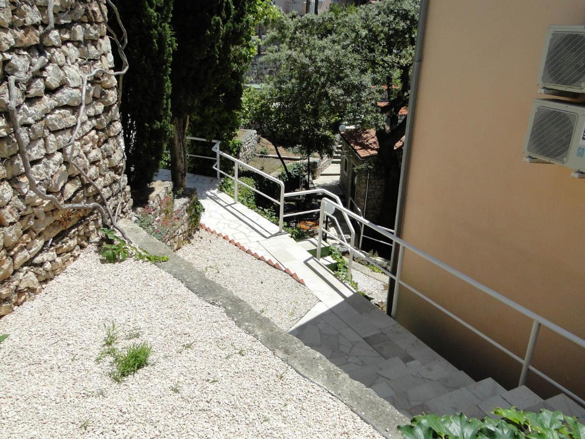 Apartmani Tepli Bok Primošten Exterior foto