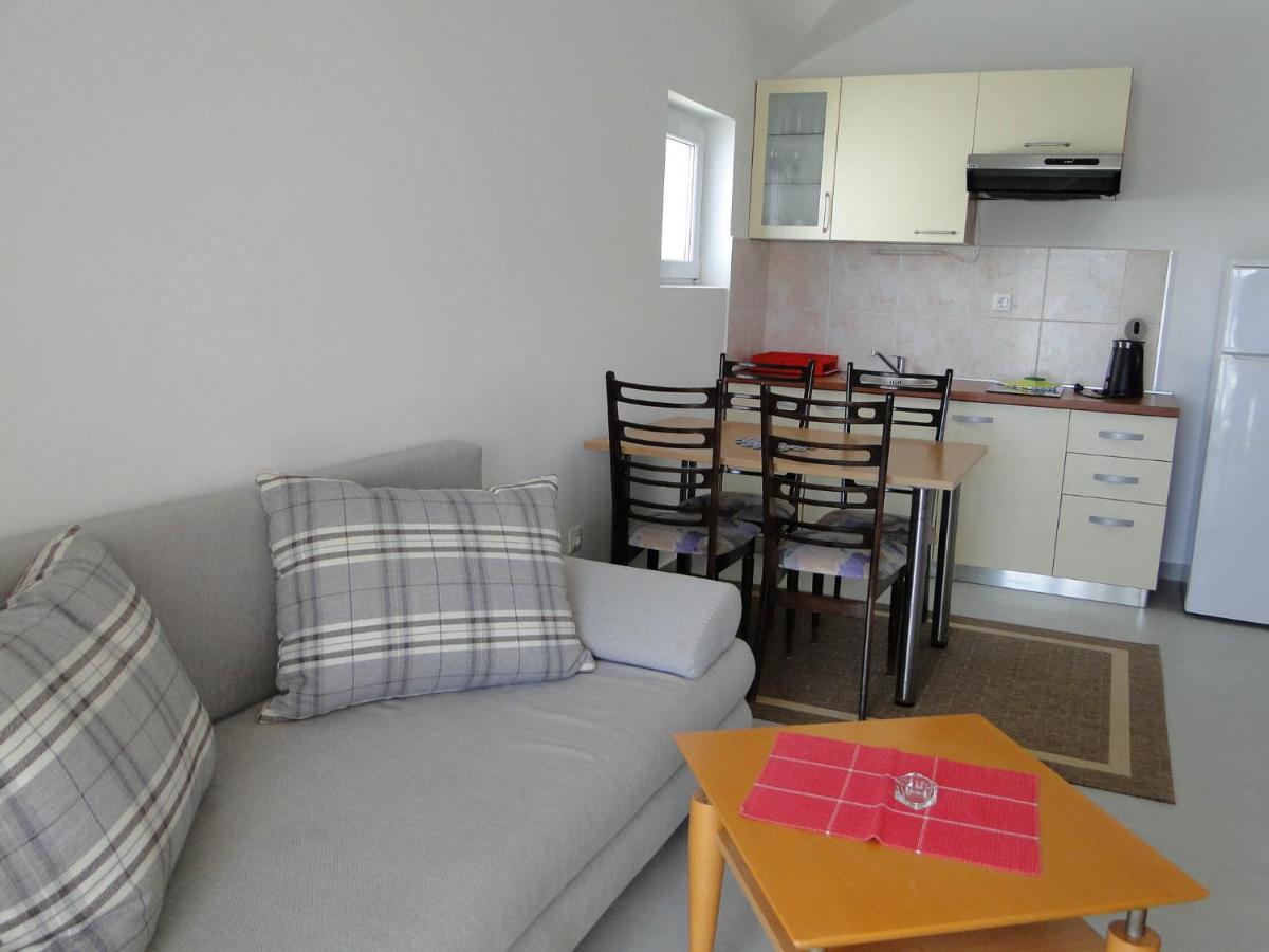 Apartmani Tepli Bok Primošten Exterior foto