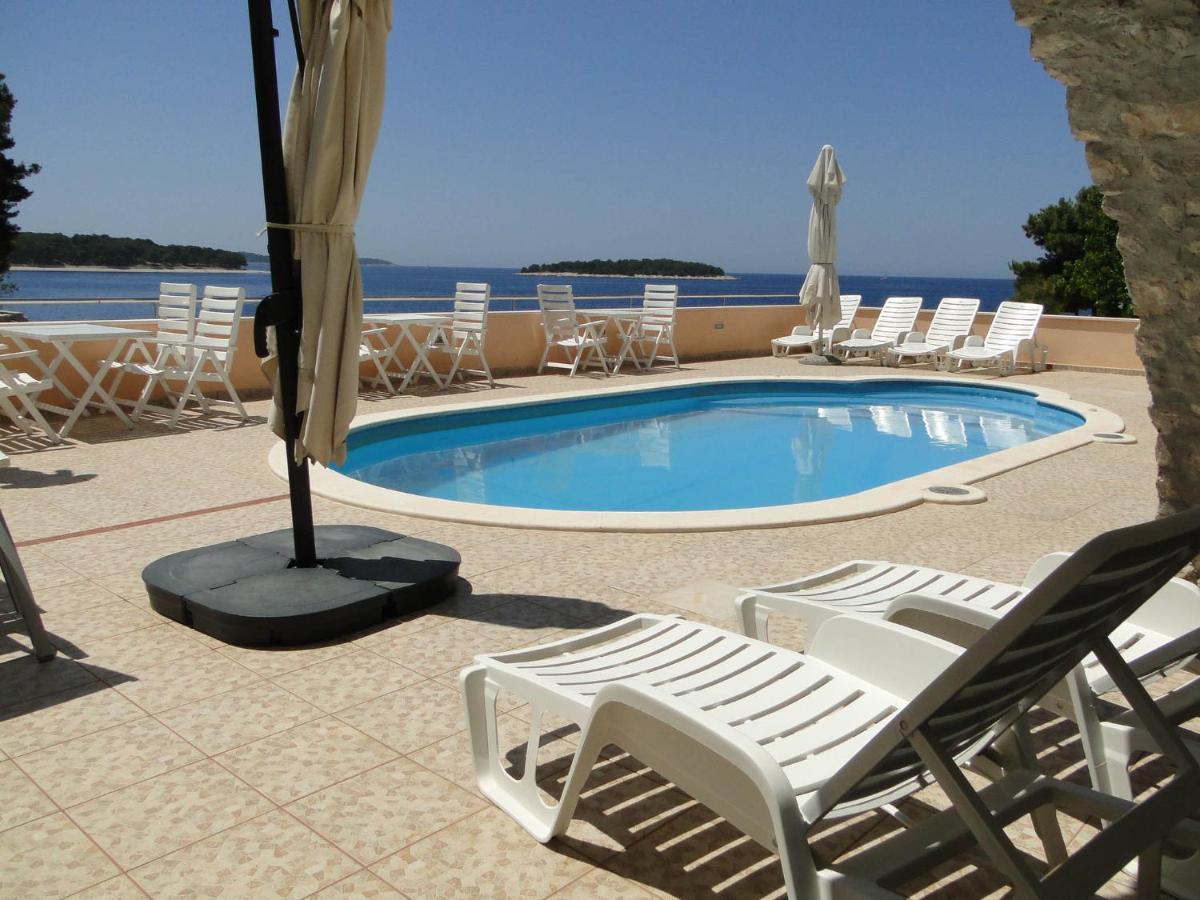 Apartmani Tepli Bok Primošten Exterior foto