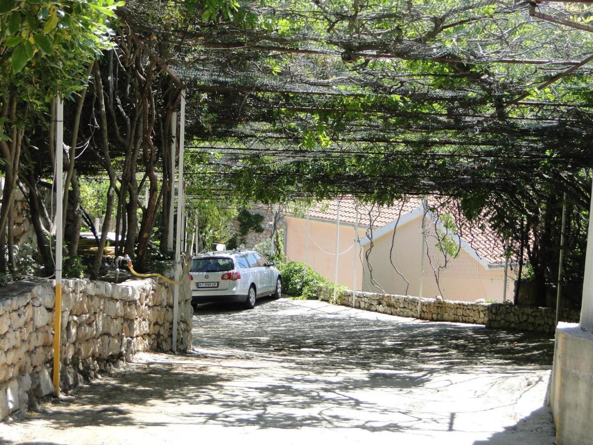 Apartmani Tepli Bok Primošten Exterior foto