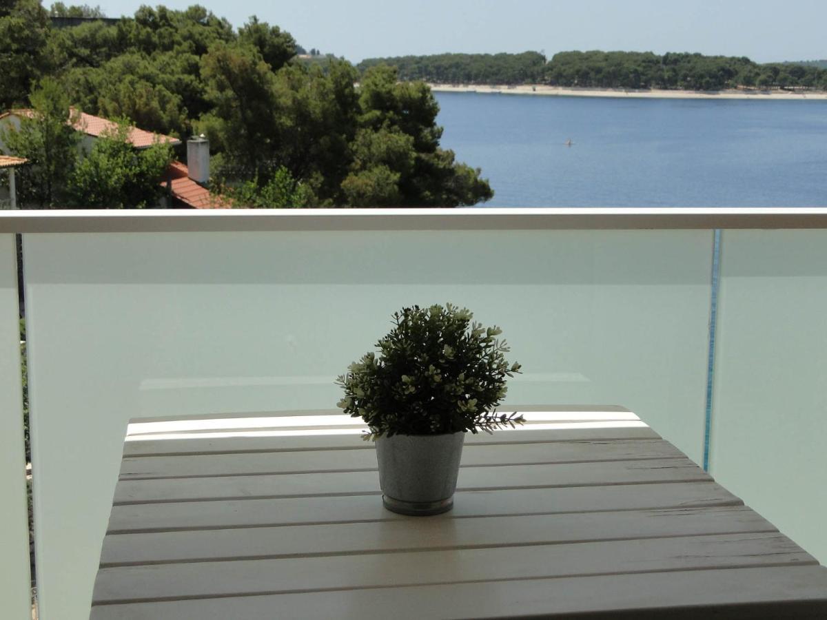 Apartmani Tepli Bok Primošten Exterior foto