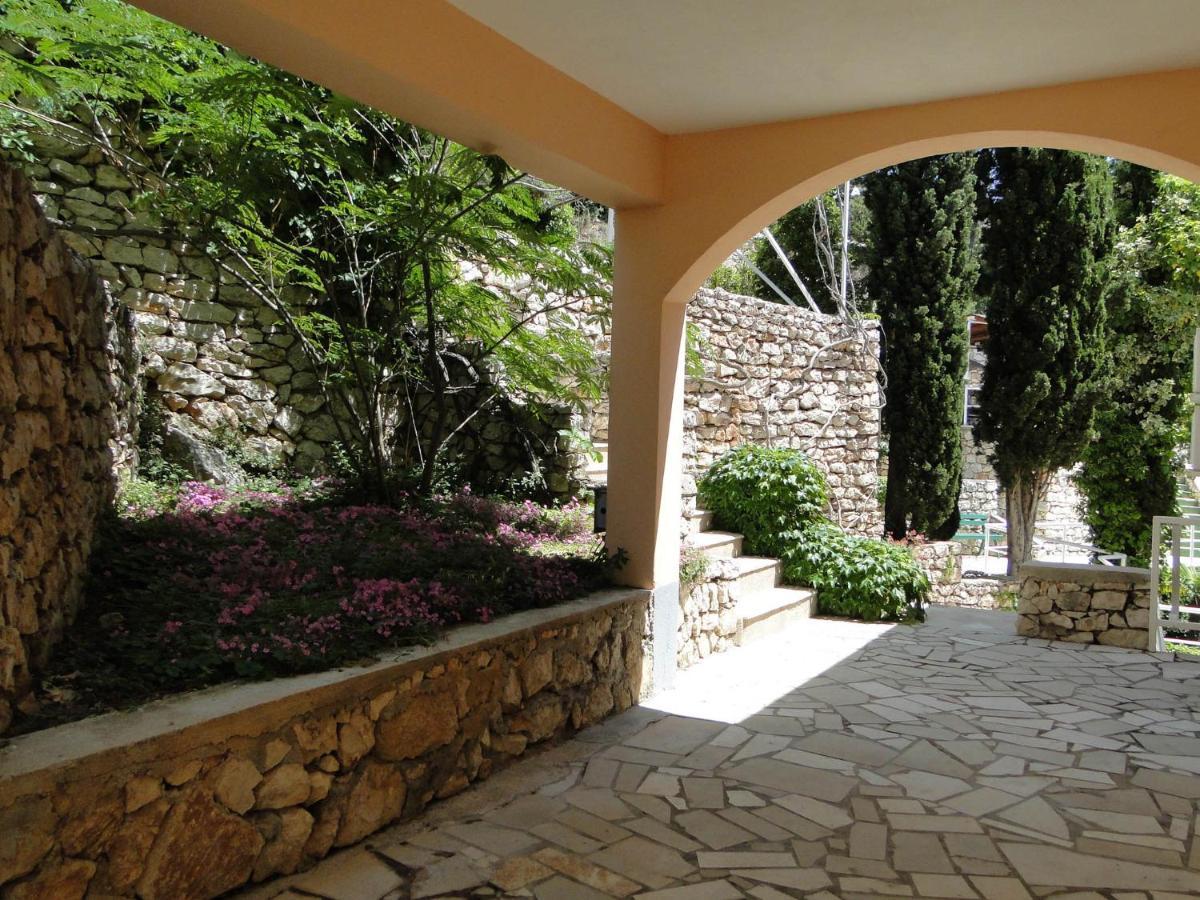 Apartmani Tepli Bok Primošten Exterior foto