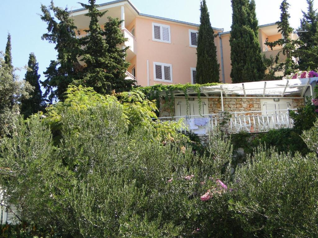 Apartmani Tepli Bok Primošten Exterior foto