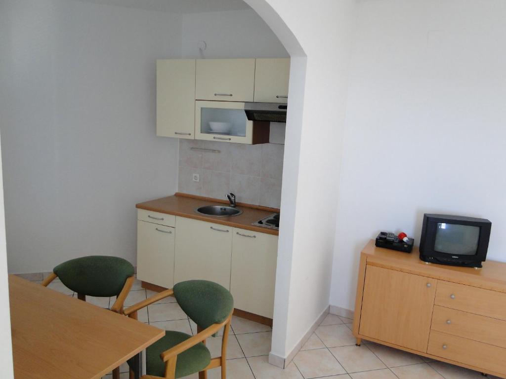 Apartmani Tepli Bok Primošten Zimmer foto
