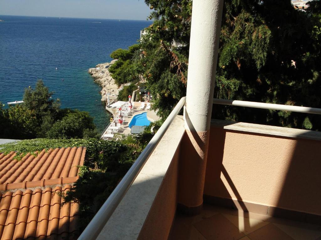Apartmani Tepli Bok Primošten Zimmer foto